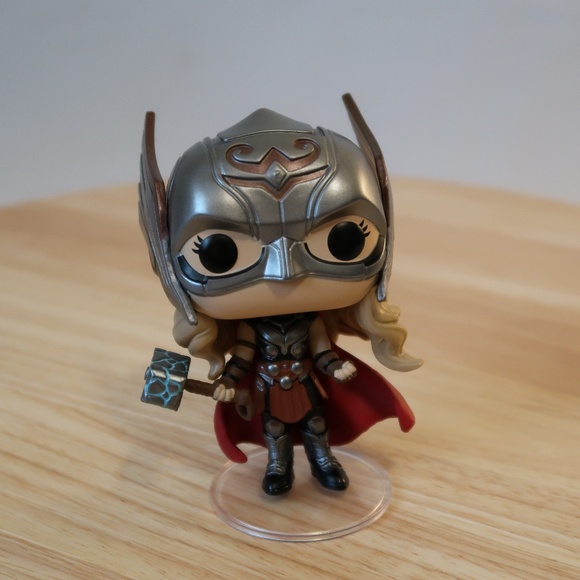 Funko Pop - Marvel: Mighty Thor #1041 (Thor: Love and Thunder) - [NO BOX] - Picture 1 of 4